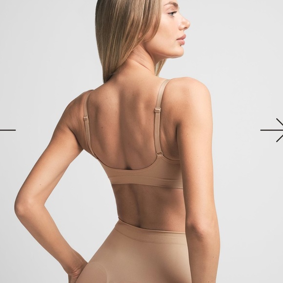 SKIMS Clay Seamless Sculpt Bralette - Picture 4 of 8